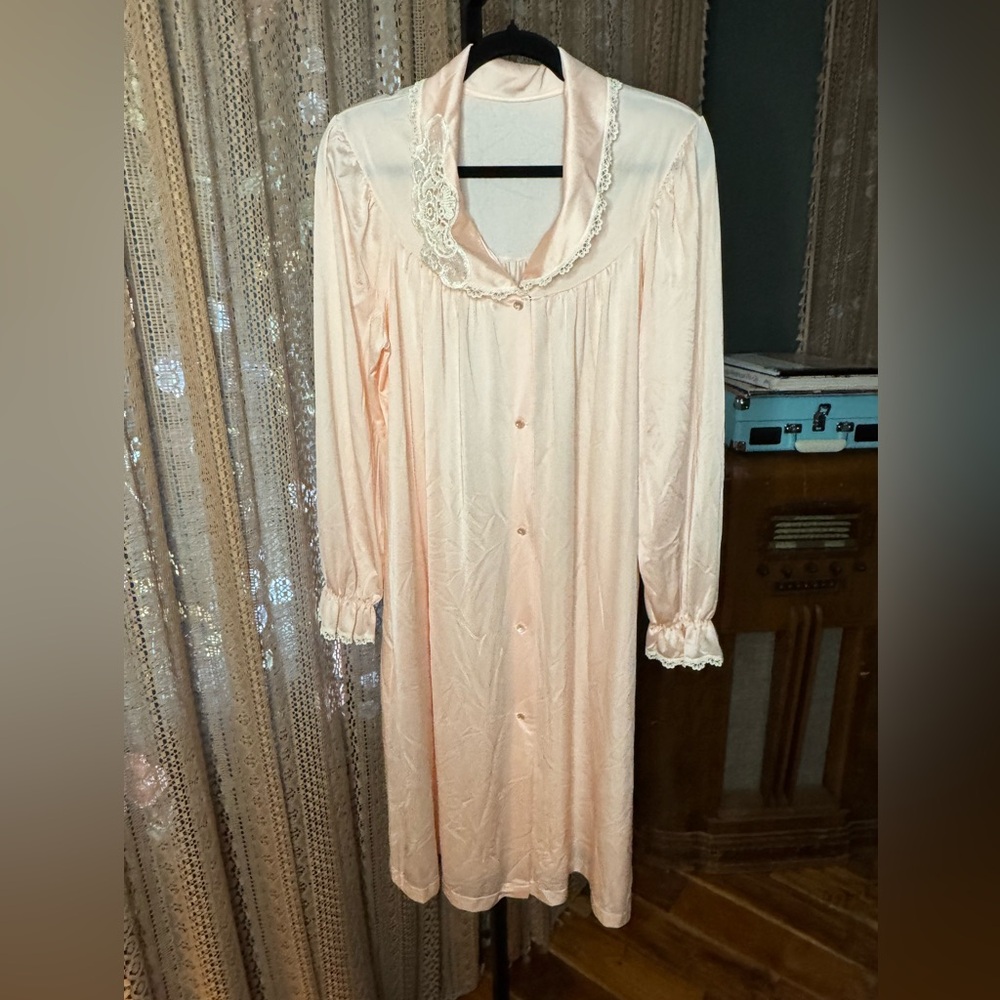 VTG Shadowline Robe/Housecoat